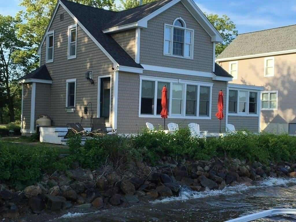 117 STAPLES SHORE RD, LAKEVILLE, MA 02347, photo 1 of 41