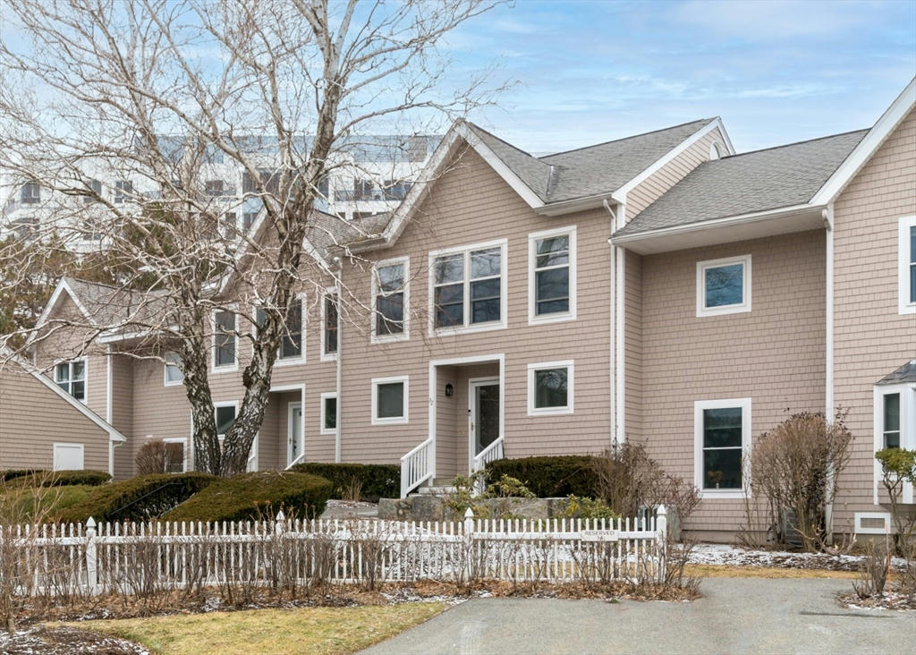 32 WHALER LN # 32, QUINCY, MA 02171, photo 1 of 23