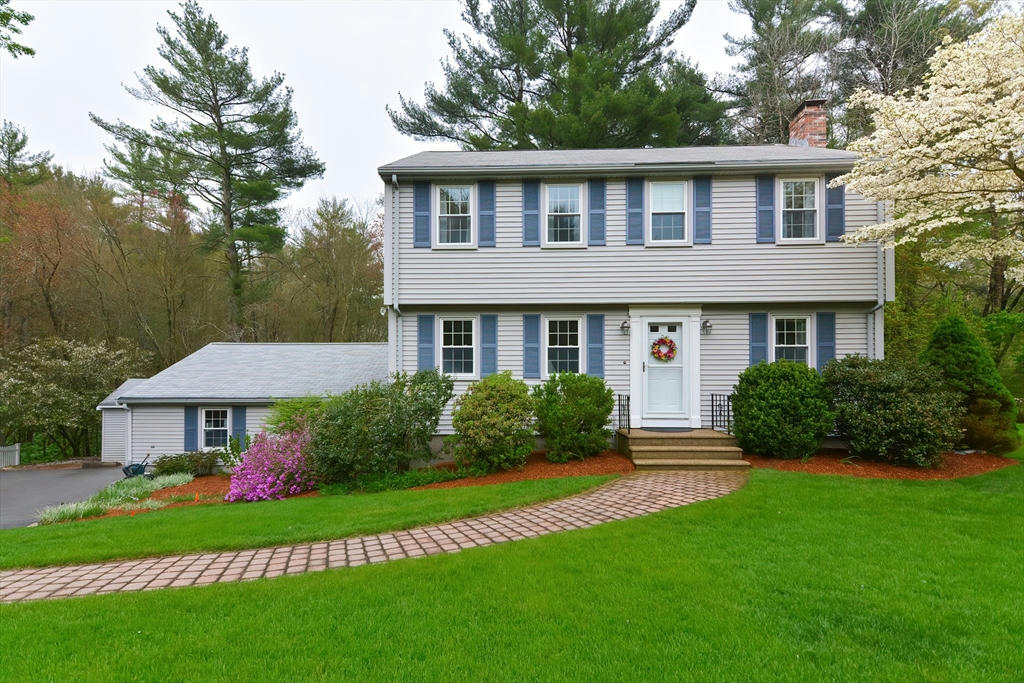 4 SADDLE HILL RD, MEDWAY, MA 02053, photo 1 of 21