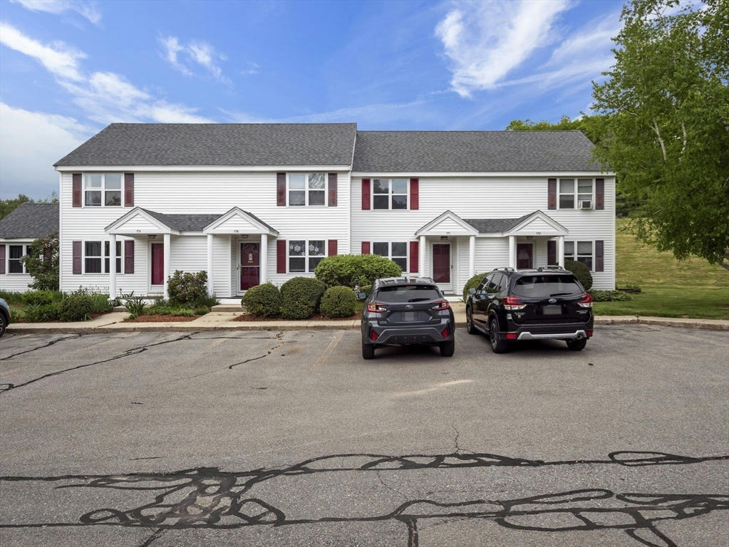 17 W HILL DR # C, WESTMINSTER, MA 01473, photo 1 of 28