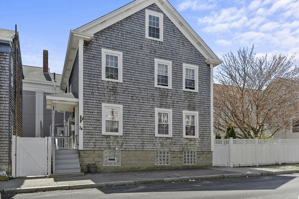 34 SYCAMORE ST, NEW BEDFORD, MA 02740, photo 1 of 27